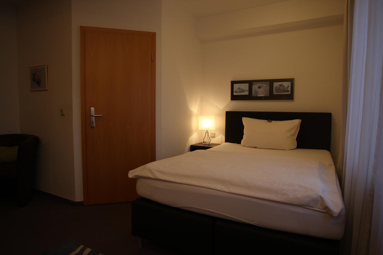 Hotel Buerger ซีเกิน ภายนอก รูปภาพ