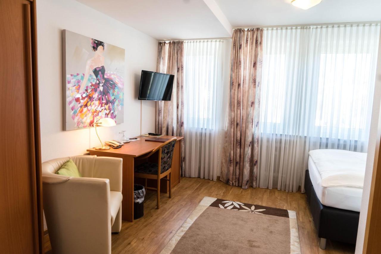 Hotel Buerger ซีเกิน ภายนอก รูปภาพ